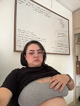 Snapshot of cleo_wale_ chatting on November 30, 2025, 3:49 pm cleo wale online show from November 30, 2025, 3:49 pm