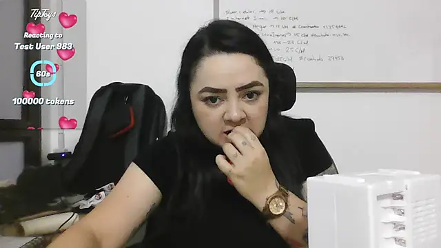 Snapshot of cleo_wale_ chatting on December 16, 2025, 10:48 pm cleo wale online show from December 16, 2025, 10:48 pm