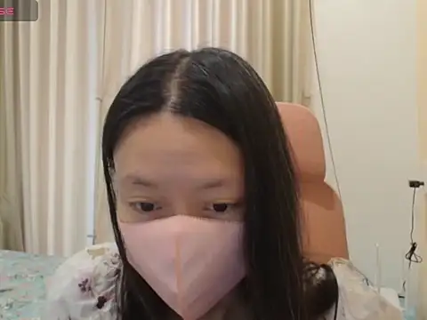 Lil-Cherries online show from December 21, 2025, 5:25 am