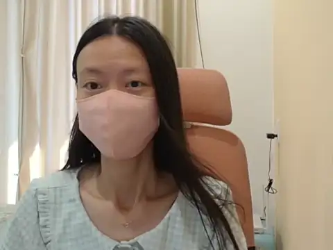 Lil-Cherries online show from January 9, 2026, 3:31 am