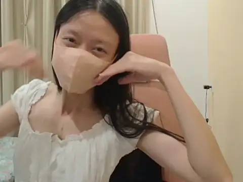 Snapshot of Lil-Cherries chatting on February 3, 2026, 2:44 pm Lil-Cherries online show from February 3, 2026, 2:44 pm