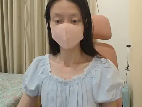 Snapshot of Lil-Cherries chatting on February 25, 2026, 1:10 pm Lil-Cherries online show from February 25, 2026, 1:10 pm