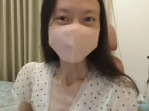 Lil-Cherries online show from March 7, 2026, 3:31 pm