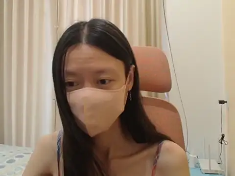 Lil-Cherries online show from April 2, 2026, 2:42 am