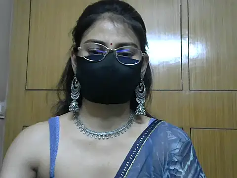 Snapshot of Fairy_Pie chatting on May 27, 2026, 5:43 pm Fairy Pie online show from May 27, 2026, 5:43 pm