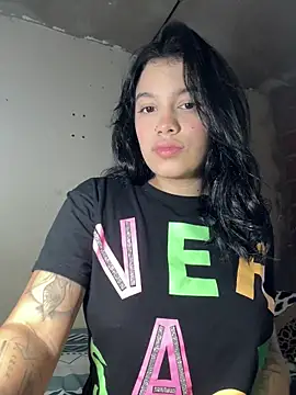 Snapshot of Sara_Cxx chatting on November 11, 2025, 9:15 pm Sara Cxx online show from November 11, 2025, 9:15 pm