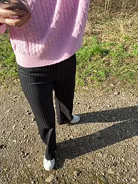 roroandjujuLoveX online show from February 26, 2026, 1:32 pm