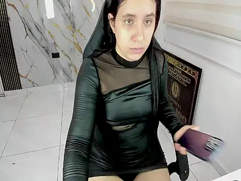 queen findom1 online show from May 10, 2026, 5:23 am