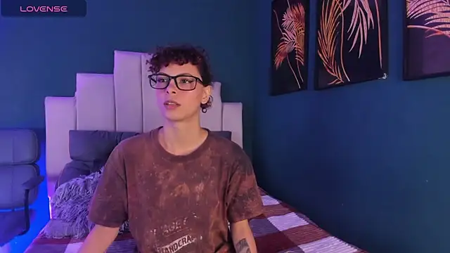 AliceMadnes online show from February 26, 2026, 12:59 pm