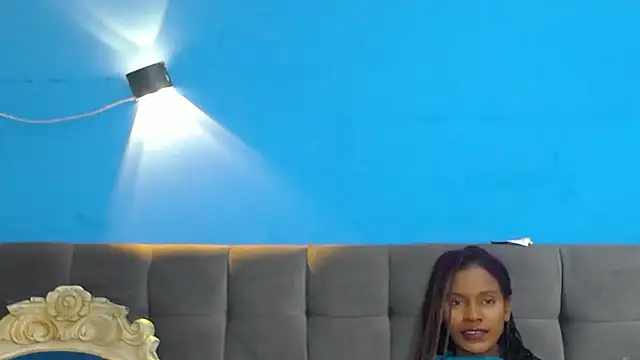 Aliis Love online show from November 18, 2025, 8:19 am