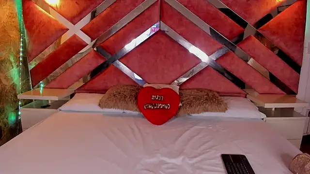 Lily Queen30 online show from December 14, 2025, 8:02 pm