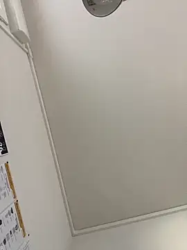 Snapshot of Guigui17000@xh chatting on March 3, 2026, 9:04 am Guigui17000xh online show from March 3, 2026, 9:04 am