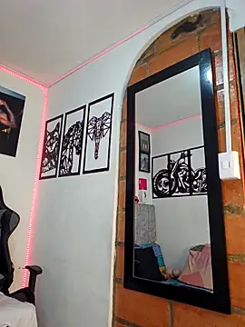 MIKE KILIANjs online show from December 18, 2025, 2:23 pm