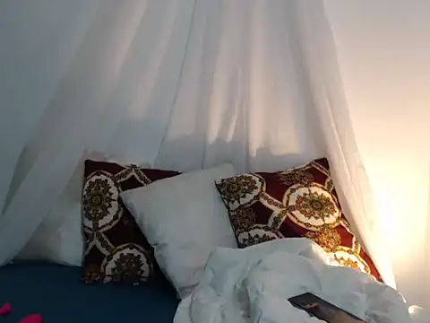 Lailahadi online show from November 17, 2025, 10:26 pm