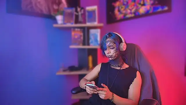 luxiel  online show from March 20, 2026, 10:47 pm