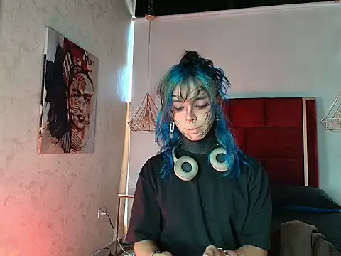 Snapshot of luxiel_ chatting on April 24, 2026, 9:17 pm luxiel online show from April 24, 2026, 9:17 pm