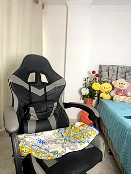 Snapshot of _emiily_pink chatting on November 11, 2025, 1:00 pm emiily pink online show from November 11, 2025, 1:00 pm