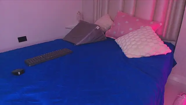 alanarose18 online show from January 9, 2026, 7:15 pm