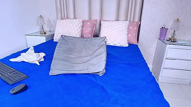 alanarose18 online show from February 6, 2026, 7:17 pm