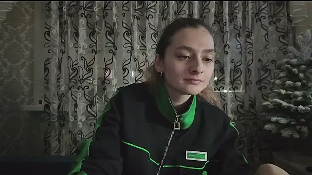 SweetLiaison online show from December 21, 2025, 6:37 pm