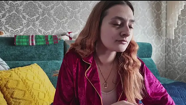 SweetLiaison online show from February 11, 2026, 8:52 am