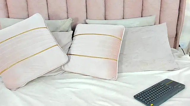 Snapshot of caro_gemm chatting on November 18, 2025, 5:34 am caro gemm online show from November 18, 2025, 5:34 am