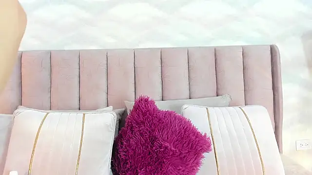 Snapshot of caro_gemm chatting on February 3, 2026, 4:21 am caro gemm online show from February 3, 2026, 4:21 am