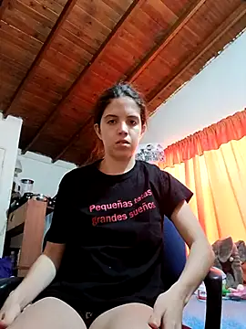 Snapshot of hincaVale090824 chatting on November 16, 2025, 2:33 pm hincaVale090824 online show from November 16, 2025, 2:33 pm