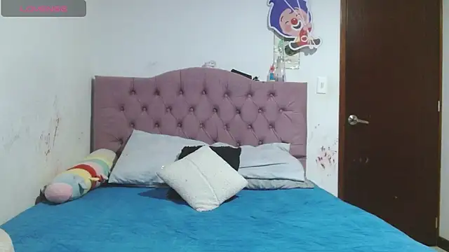 katty hottest online show from February 12, 2026, 12:22 pm