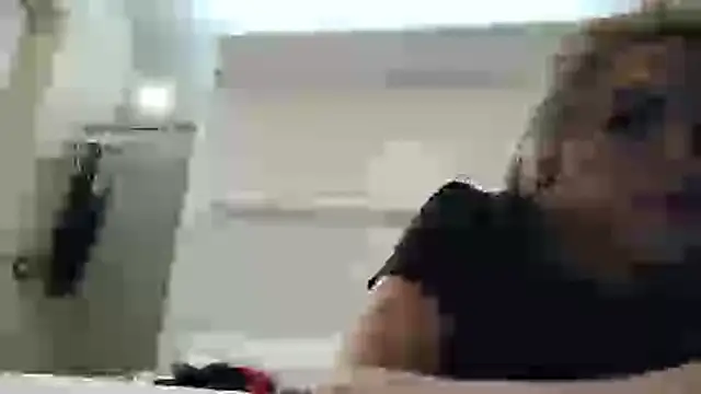 ESTRELLABERECHUCKY online show from April 4, 2026, 7:11 pm