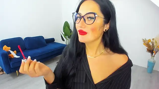 AnyaEvy online show from April 2, 2026, 4:32 am