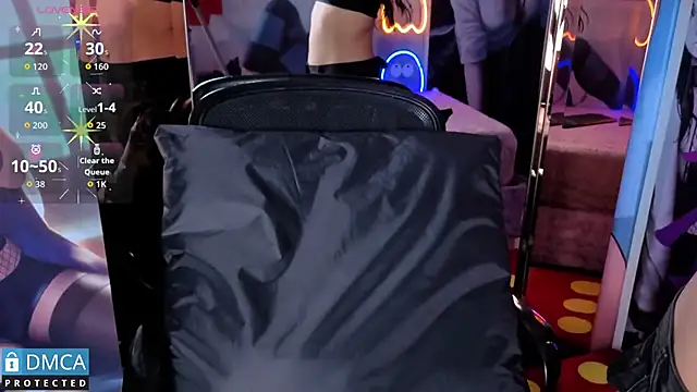 sofia sstonee  online show from December 3, 2025, 11:08 am