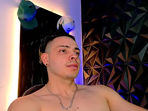 Maxwell Dupont online show from November 12, 2025, 9:47 pm