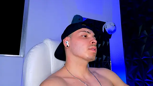 Maxwell Dupont online show from December 21, 2025, 12:07 am