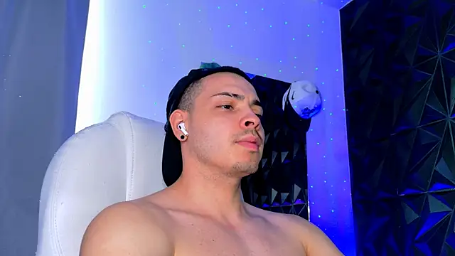 Maxwell Dupont online show from January 14, 2026, 9:42 pm