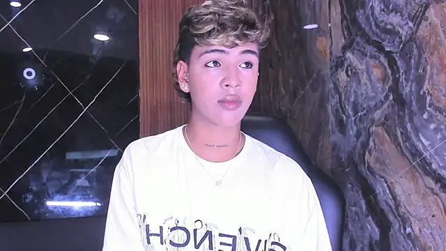 Snapshot of Timmy_Kiing_ chatting on November 22, 2025, 8:41 pm Timmy Kiing online show from November 22, 2025, 8:41 pm