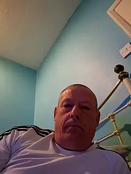 Snapshot of Tyson120 chatting on April 4, 2026, 1:37 am Tyson120 online show from April 4, 2026, 1:37 am