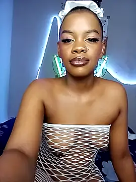 Snapshot of Eve_Scarlet chatting on February 24, 2026, 10:19 pm Eve Scarlet online show from February 24, 2026, 10:19 pm