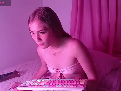 Snapshot of LIA_BAKE chatting on November 24, 2025, 3:17 am LIA BAKE online show from November 24, 2025, 3:17 am