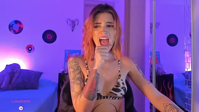 Snapshot of rotwallace chatting on January 17, 2026, 11:08 pm rotwallace online show from January 17, 2026, 11:08 pm