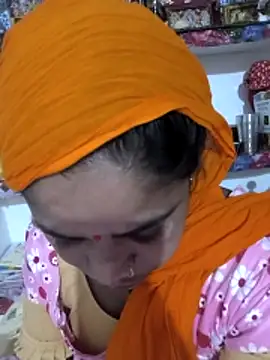 Hot suini online show from February 7, 2026, 12:09 pm