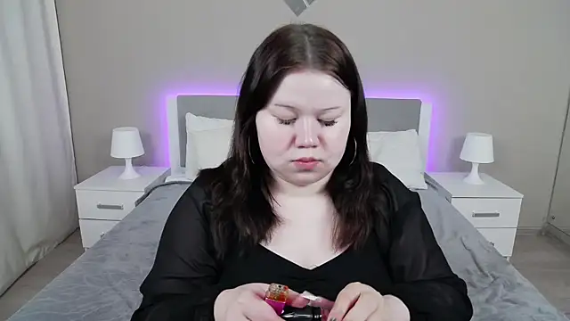 EvaNova  online show from November 18, 2025, 4:28 am