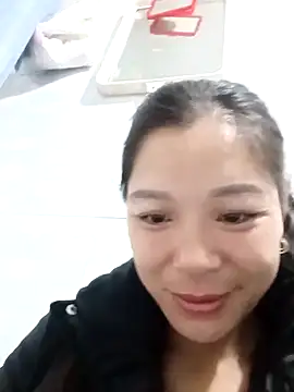 Lyla john online show from December 19, 2025, 9:22 pm