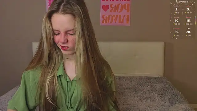 Snapshot of TiffinyMergist chatting on February 4, 2026, 6:47 pm TiffinyMergist online show from February 4, 2026, 6:47 pm