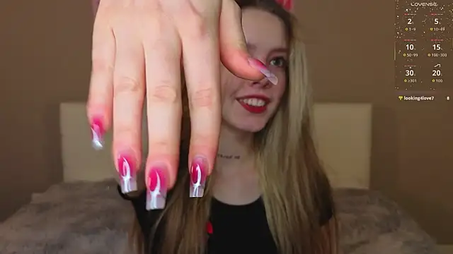 Snapshot of TiffinyMergist chatting on February 8, 2026, 6:33 pm TiffinyMergist online show from February 8, 2026, 6:33 pm