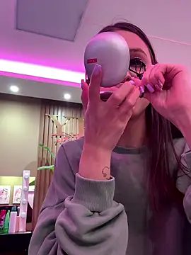 yourselenaa online show from January 15, 2026, 1:16 pm