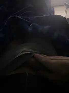 groschibre40100 online show from February 3, 2026, 10:37 pm