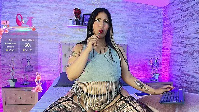 Snapshot of Sasha_Larsen chatting on July 18, 2026, 4:05 am Sasha Larsen online show from July 18, 2026, 4:05 am