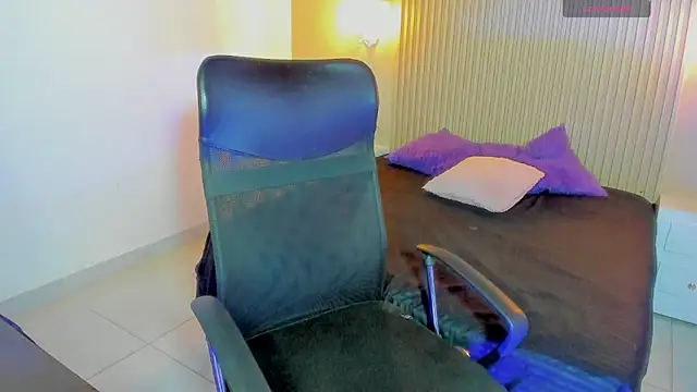 Snapshot of SashaSmithh1 chatting on November 9, 2025, 6:01 am SashaSmithh1 online show from November 9, 2025, 6:01 am