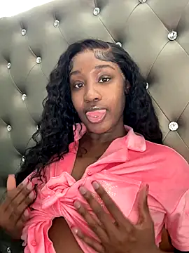 Snapshot of ToyaThick chatting on November 12, 2025, 2:17 pm ToyaThick online show from November 12, 2025, 2:17 pm